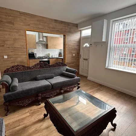 Cozy 2 Bedroom House, Sleeps 6 Apartment Leeds (West Yorkshire)