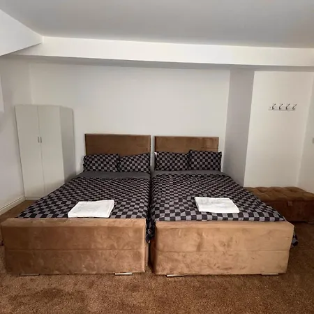 Cozy 2 Bedroom House, Sleeps 6 Apartment Leeds (West Yorkshire)